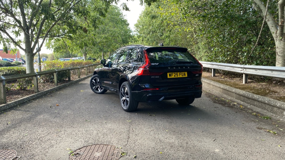 Volvo XC60 2.0 B5P Plus Dark 5dr AWD Geartronic Petrol Estate - Image 57