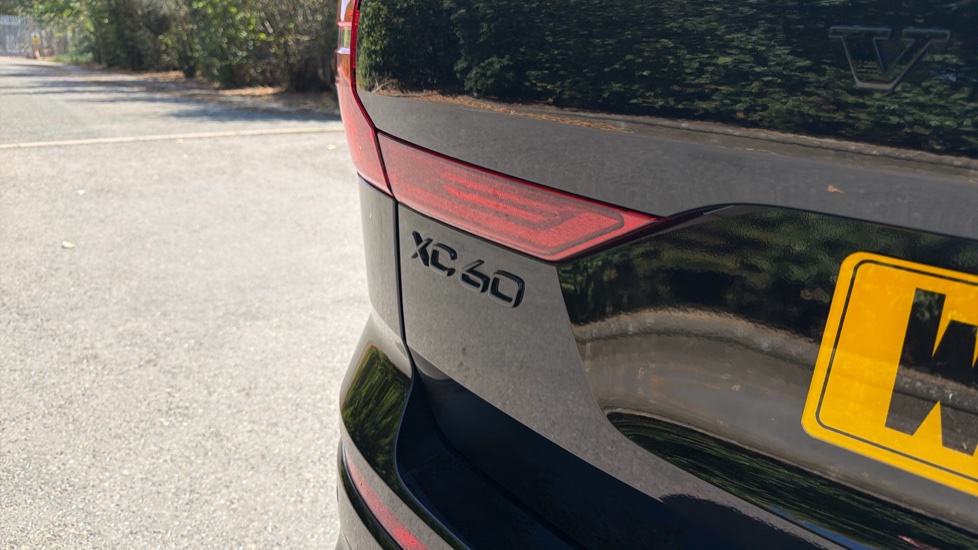 Volvo XC60 2.0 T6 [350] PHEV Plus Black Ed 5dr AWD Geartronic Estate - Image 59