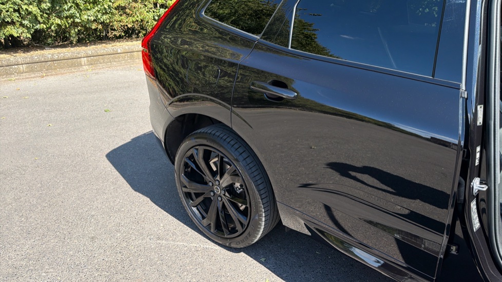 Volvo XC60 2.0 T6 [350] PHEV Plus Black Ed 5dr AWD Geartronic Estate - Image 69