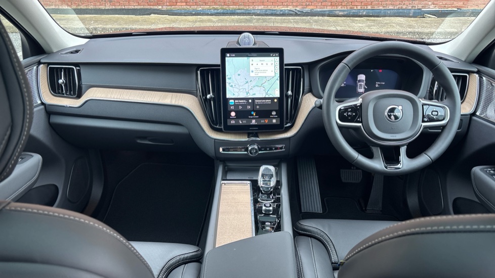 Volvo XC60 2.0 T8 [455] PHEV Ultra Dark 5dr AWD Geartronic Estate - Image 5