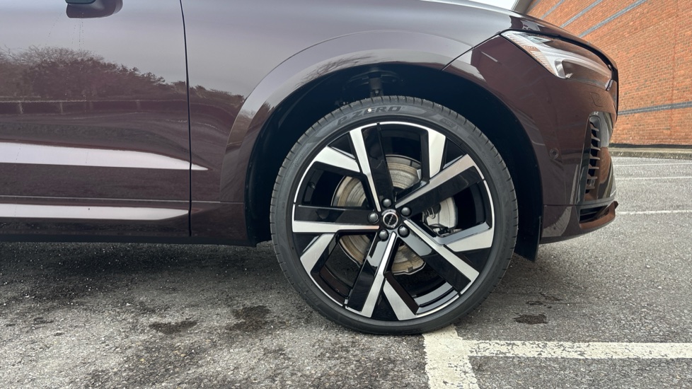 Volvo XC60 2.0 T8 [455] PHEV Ultra Dark 5dr AWD Geartronic Estate - Image 9