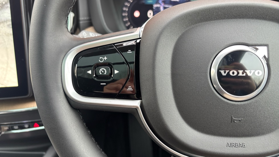 Volvo XC60 2.0 T8 [455] PHEV Ultra Dark 5dr AWD Geartronic Estate - Image 20