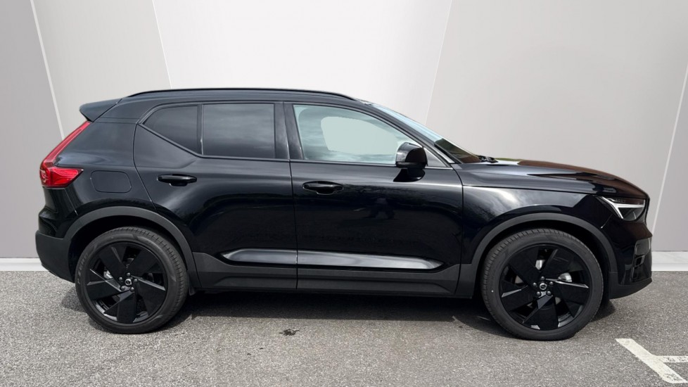 Volvo XC40 2.0 B3P Plus Black Edition 5dr Auto Petrol Estate - Image 3
