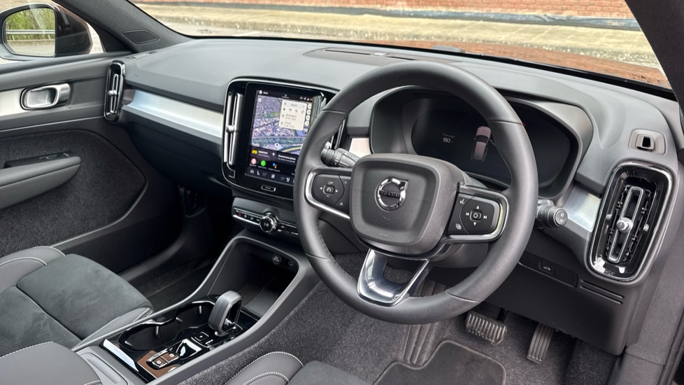 Volvo XC40 2.0 B3P Plus Black Edition 5dr Auto Petrol Estate - Image 4