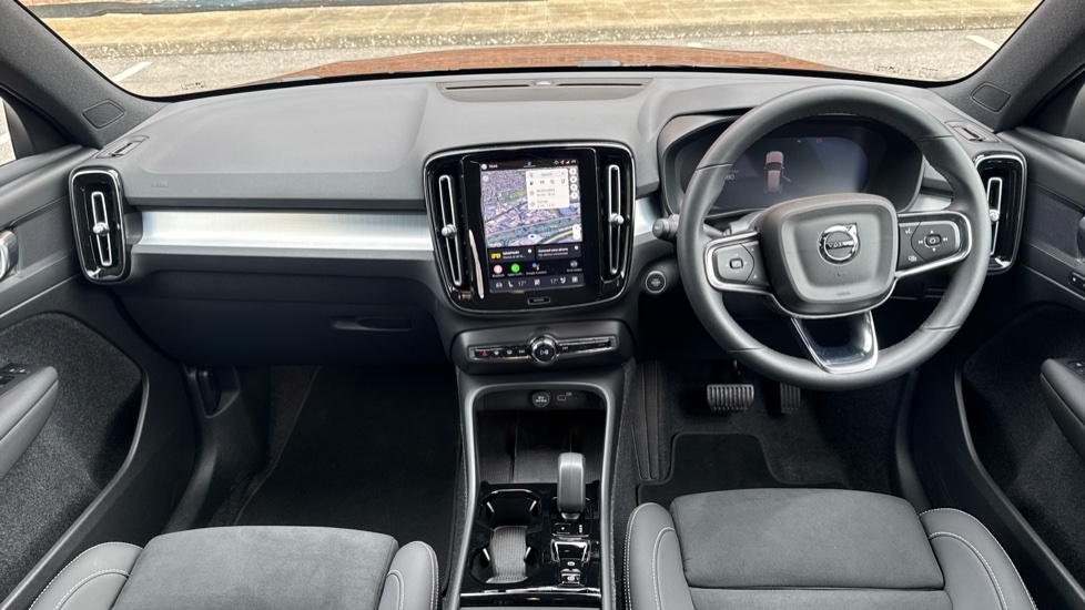 Volvo XC40 2.0 B3P Plus Black Edition 5dr Auto Petrol Estate - Image 5