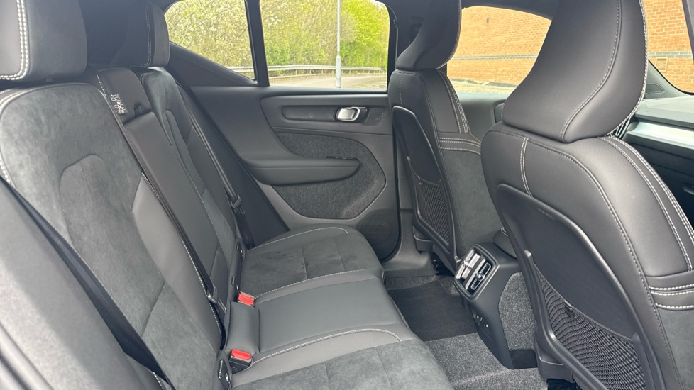 Volvo XC40 2.0 B3P Plus Black Edition 5dr Auto Petrol Estate - Image 6
