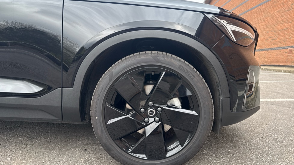 Volvo XC40 2.0 B3P Plus Black Edition 5dr Auto Petrol Estate - Image 9