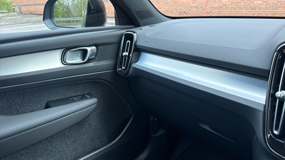 Volvo XC40 2.0 B3P Plus Black Edition 5dr Auto Petrol Estate - Image 48