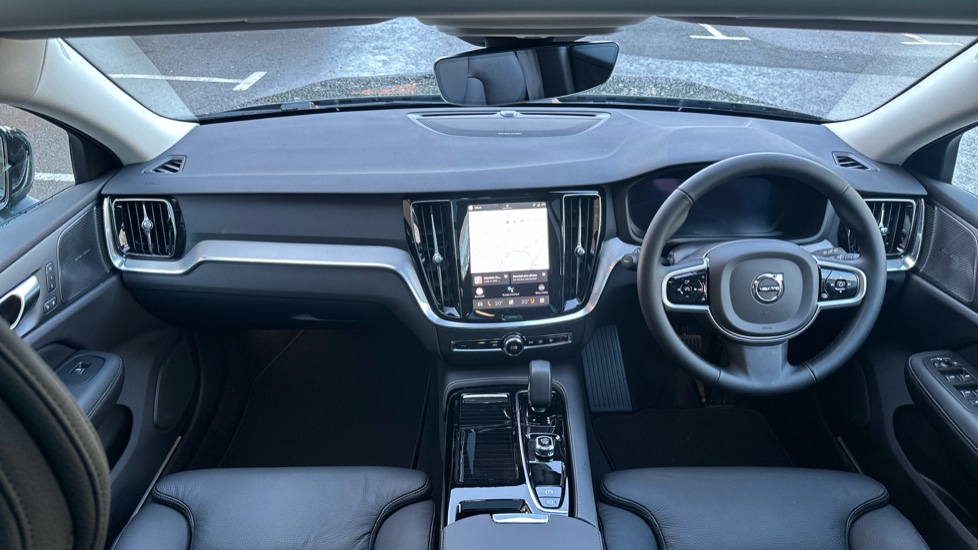 Volvo V60 2.0 T8 [455] PHEV Ultra Dark 5dr AWD Auto Estate - Image 5