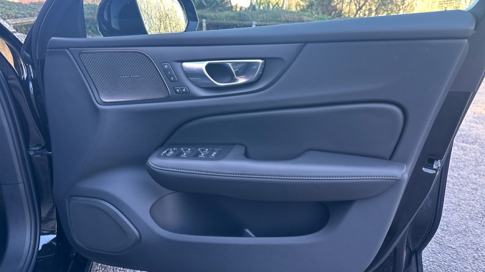 Volvo V60 2.0 T8 [455] PHEV Ultra Dark 5dr AWD Auto Estate - Image 28