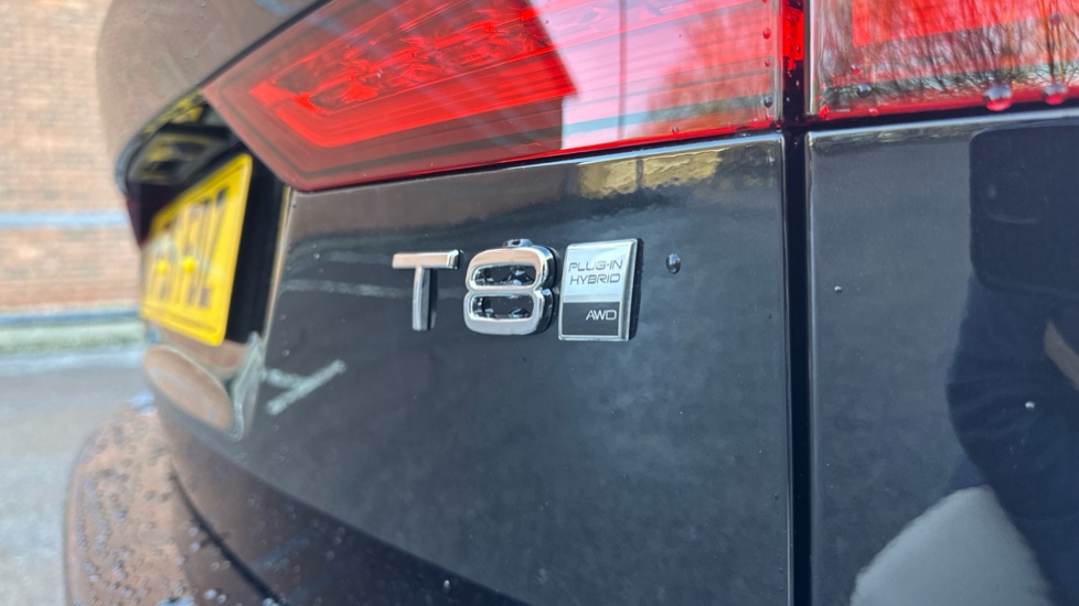 Volvo V60 2.0 T8 [455] PHEV Ultra Dark 5dr AWD Auto Estate - Image 38