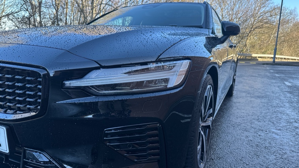Volvo V60 2.0 T8 [455] PHEV Ultra Dark 5dr AWD Auto Estate - Image 40