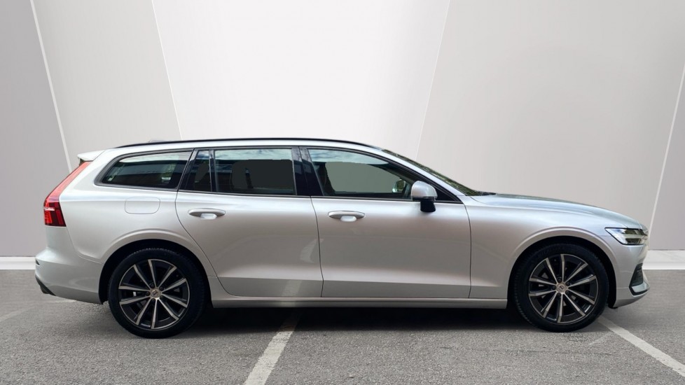 Volvo V60 2.0 B4P Momentum 5dr Auto Petrol Estate - Image 3