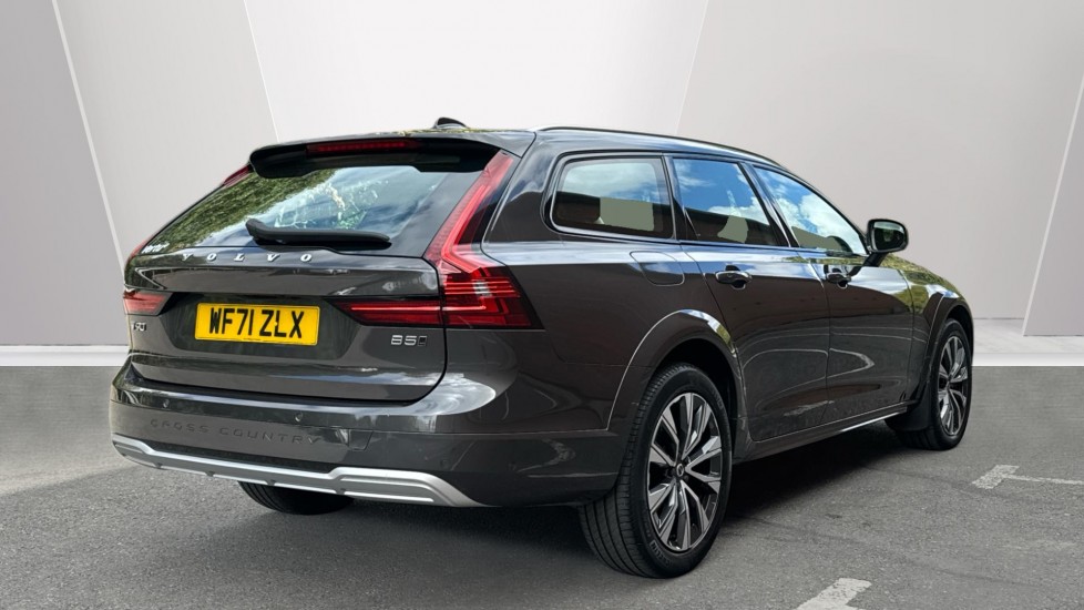 Volvo V90 2.0 B5D Cross Country 5dr AWD Auto Diesel Estate - Image 2
