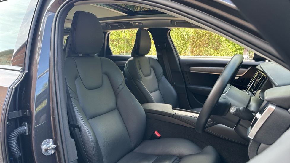 Volvo V90 2.0 B5D Cross Country 5dr AWD Auto Diesel Estate - Image 36