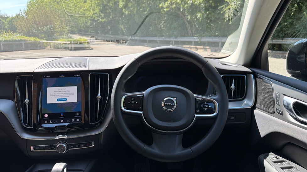 Volvo XC60 2.0 B4P Plus Dark 5dr Geartronic Petrol Estate - Image 10