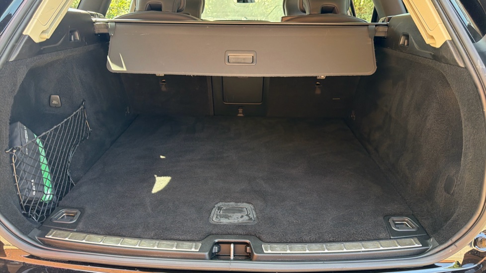 Volvo XC60 2.0 B4P Plus Dark 5dr Geartronic Petrol Estate - Image 61