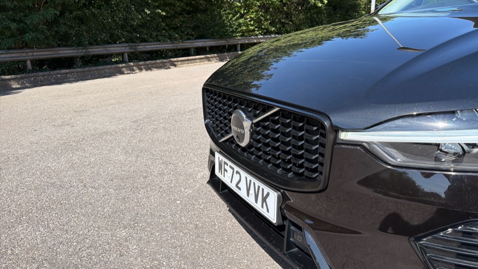 Volvo XC60 2.0 B4P Plus Dark 5dr Geartronic Petrol Estate - Image 64