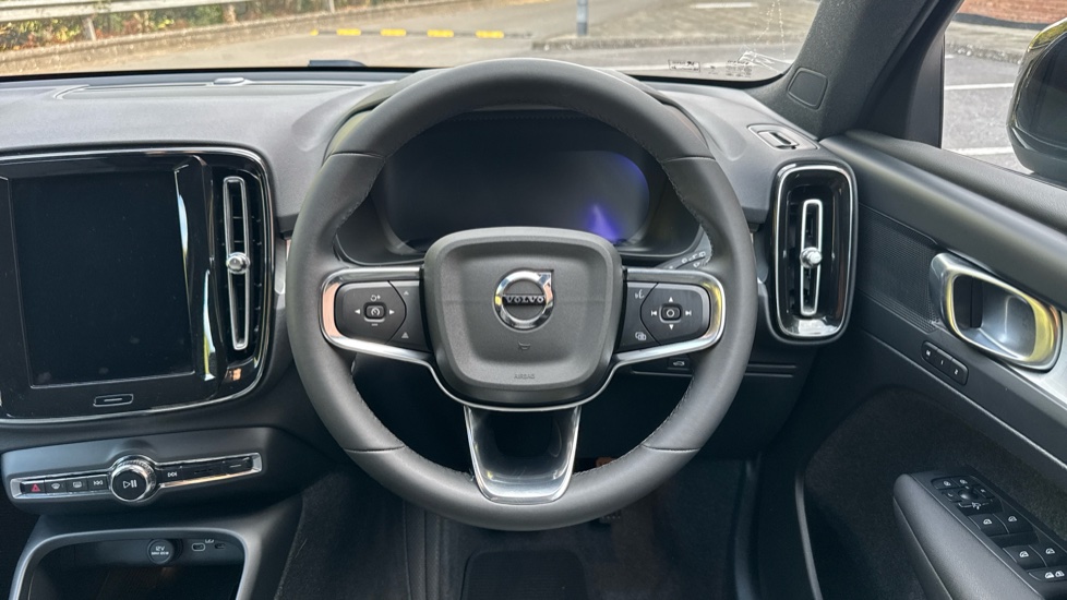 Volvo XC40 2.0 B3P Plus Dark 5dr Auto Petrol Estate - Image 10