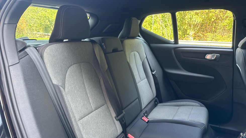 Volvo XC40 2.0 B3P Plus Dark 5dr Auto Petrol Estate - Image 22