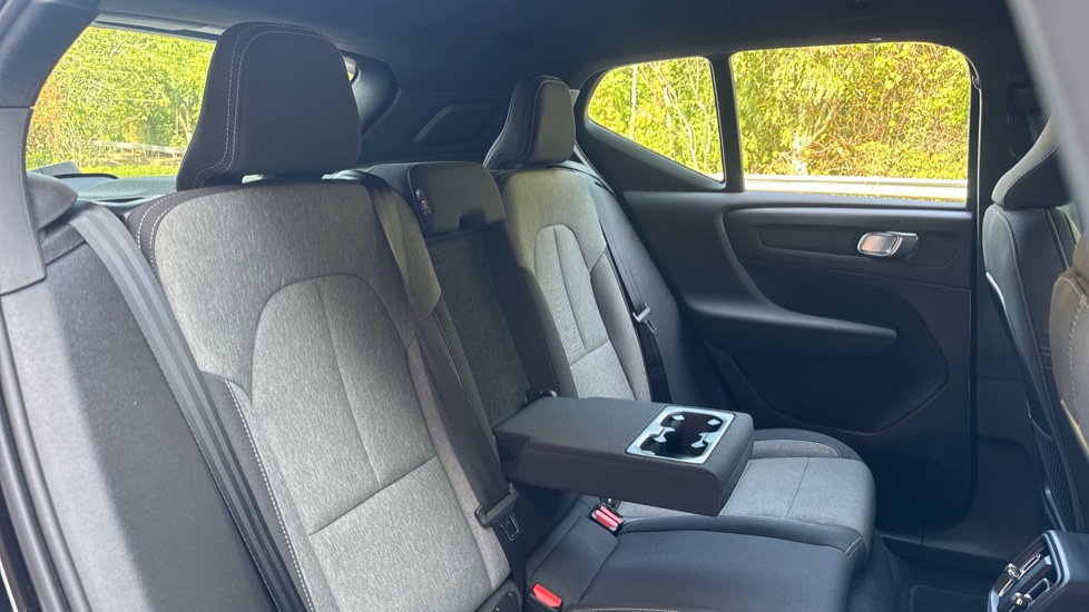 Volvo XC40 2.0 B3P Plus Dark 5dr Auto Petrol Estate - Image 23