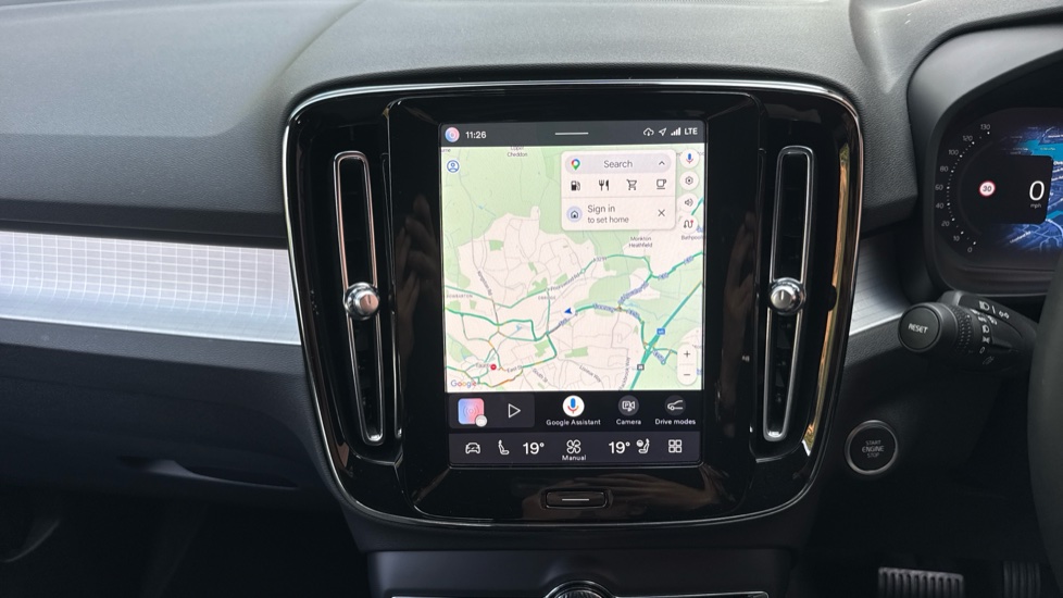 Volvo XC40 2.0 B3P Plus Dark 5dr Auto Petrol Estate - Image 38