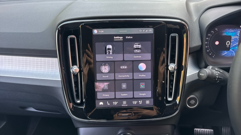 Volvo XC40 2.0 B3P Plus Dark 5dr Auto Petrol Estate - Image 39