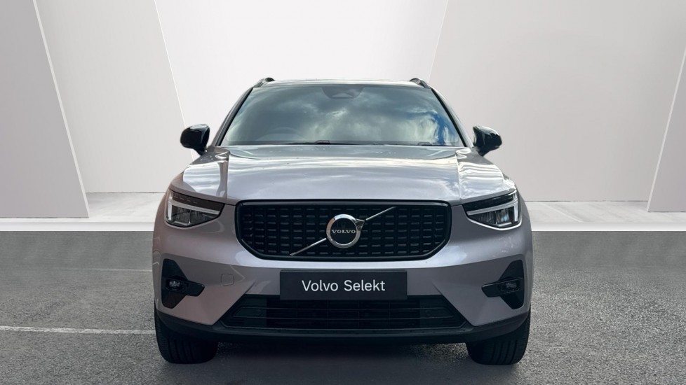 Volvo XC40 2.0 B3P Plus Dark 5dr Auto Petrol Estate - Image 8