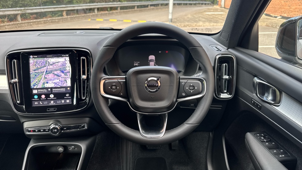 Volvo XC40 2.0 B3P Plus Dark 5dr Auto Petrol Estate - Image 10