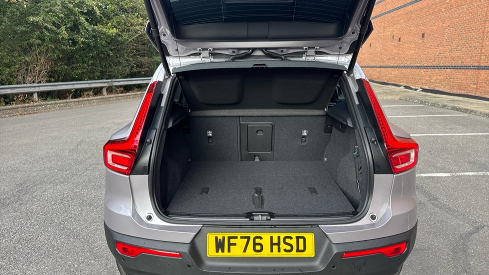 Volvo XC40 2.0 B3P Plus Dark 5dr Auto Petrol Estate - Image 13