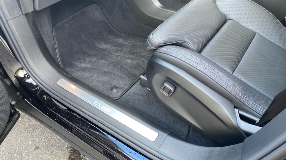 Volvo EX90 300kW Twin Motor Ultra 111kWh 5dr Auto Electric Estate - Image 36