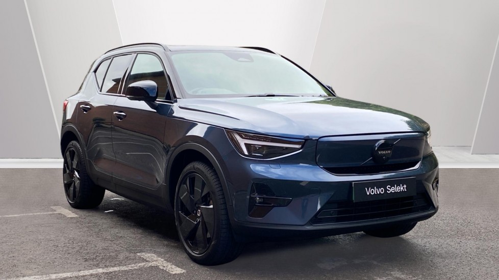 Volvo EX40 185kW Ext Range Ultra Black Edition 82kWh 5dr Auto Electric Estate - Image 1