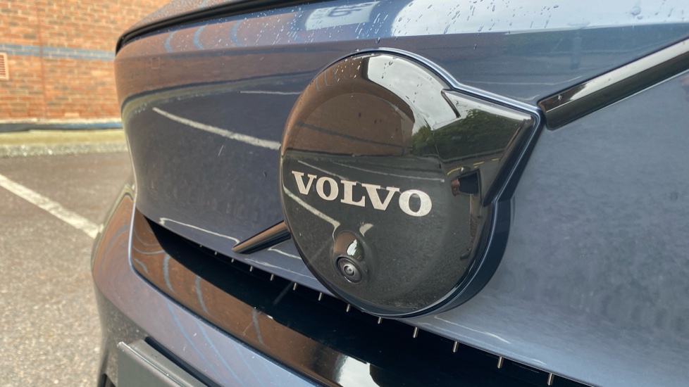 Volvo EX40 185kW Ext Range Ultra Black Edition 82kWh 5dr Auto Electric Estate - Image 22
