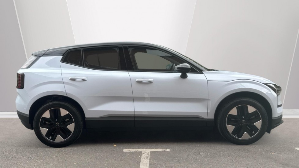 Volvo EX30 200kW Single Motor Plus 51kWh 5dr Auto Electric Estate - Image 3