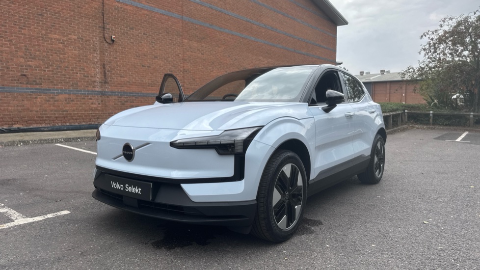 Volvo EX30 200kW Single Motor Plus 51kWh 5dr Auto Electric Estate - Image 18