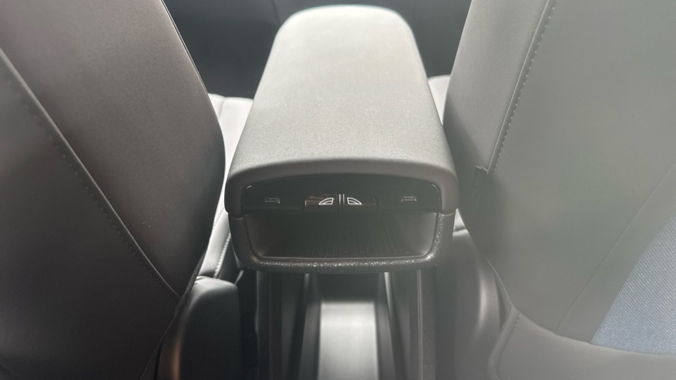 Volvo EX30 200kW Single Motor Plus 51kWh 5dr Auto Electric Estate - Image 22