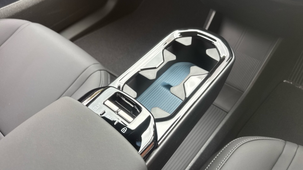 Volvo EX30 200kW Single Motor Plus 51kWh 5dr Auto Electric Estate - Image 48