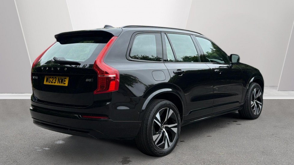 Volvo XC90 2.0 B5D [235] Plus Dark 5dr AWD Geartronic Diesel Estate - Image 2