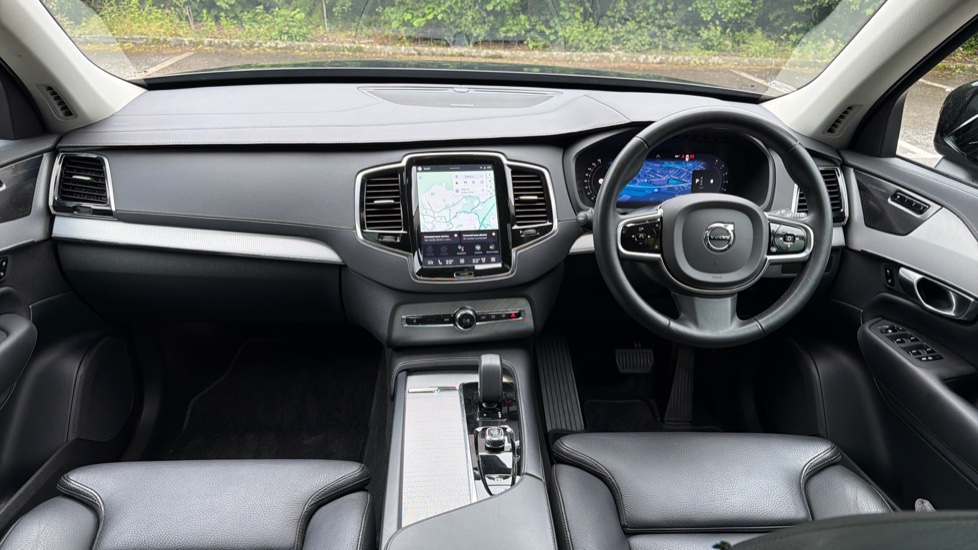 Volvo XC90 2.0 B5D [235] Plus Dark 5dr AWD Geartronic Diesel Estate - Image 5