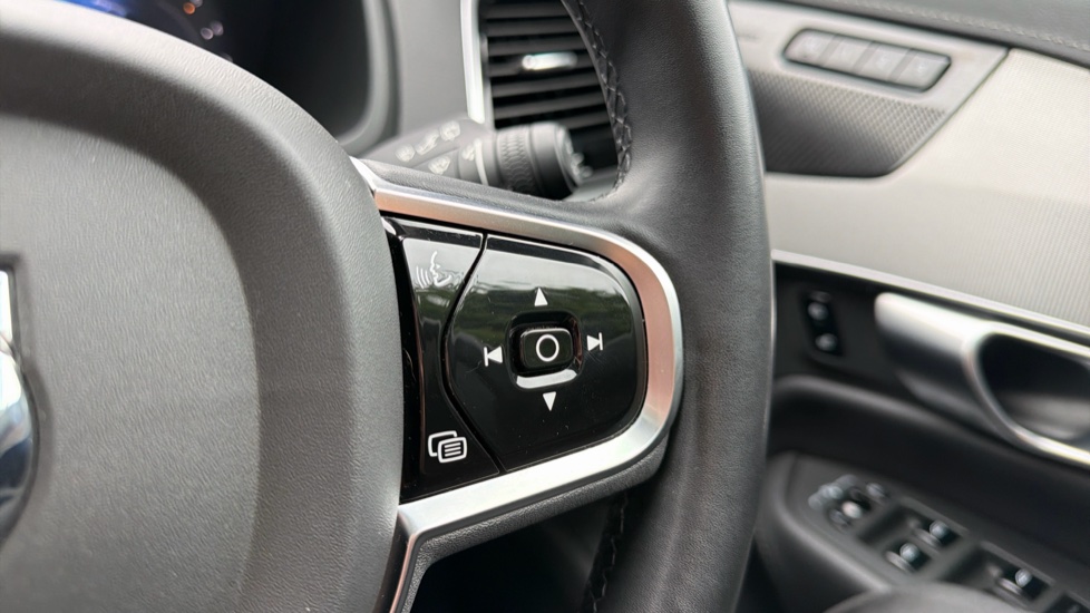 Volvo XC90 2.0 B5D [235] Plus Dark 5dr AWD Geartronic Diesel Estate - Image 22