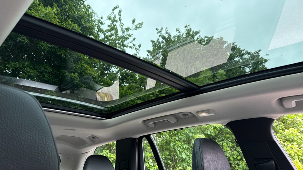 Volvo XC90 2.0 B5D [235] Plus Dark 5dr AWD Geartronic Diesel Estate - Image 31