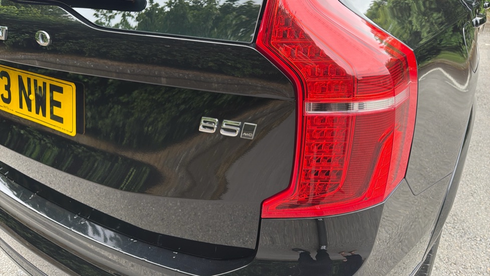 Volvo XC90 2.0 B5D [235] Plus Dark 5dr AWD Geartronic Diesel Estate - Image 36