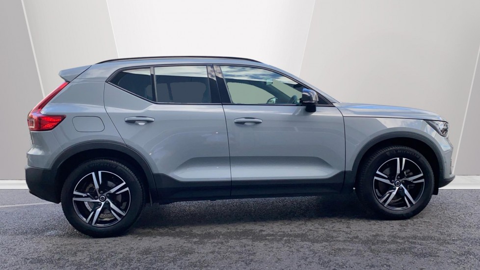 Volvo XC40 2.0 B3P Plus Dark 5dr Auto Petrol Estate - Image 3