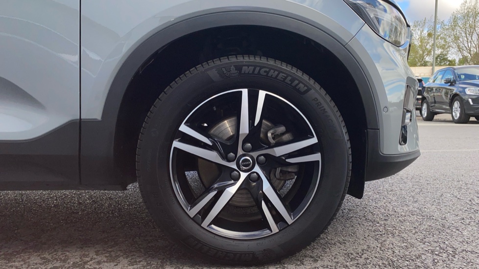Volvo XC40 2.0 B3P Plus Dark 5dr Auto Petrol Estate - Image 9