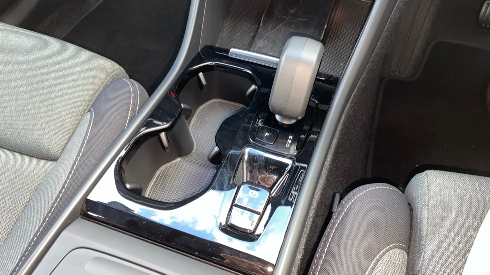 Volvo XC40 2.0 B3P Plus Dark 5dr Auto Petrol Estate - Image 23