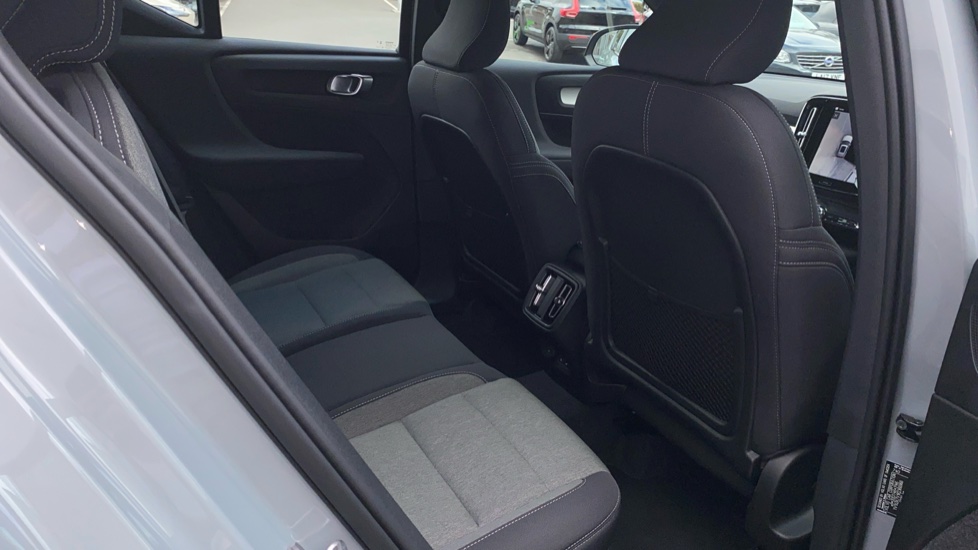 Volvo XC40 2.0 B3P Plus Dark 5dr Auto Petrol Estate - Image 29
