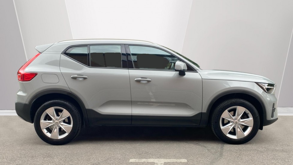 Volvo XC40 2.0 B3P Core 5dr Auto Petrol Estate - Image 3