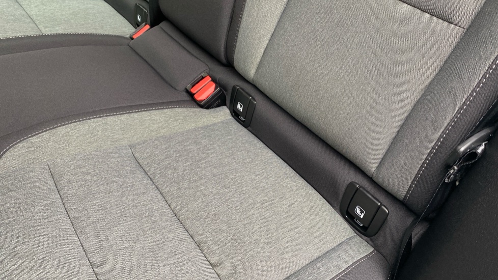 Volvo XC40 2.0 B3P Core 5dr Auto Petrol Estate - Image 19