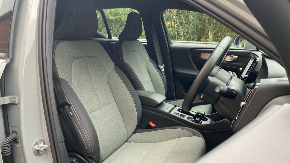 Volvo XC40 2.0 B3P Core 5dr Auto Petrol Estate - Image 22
