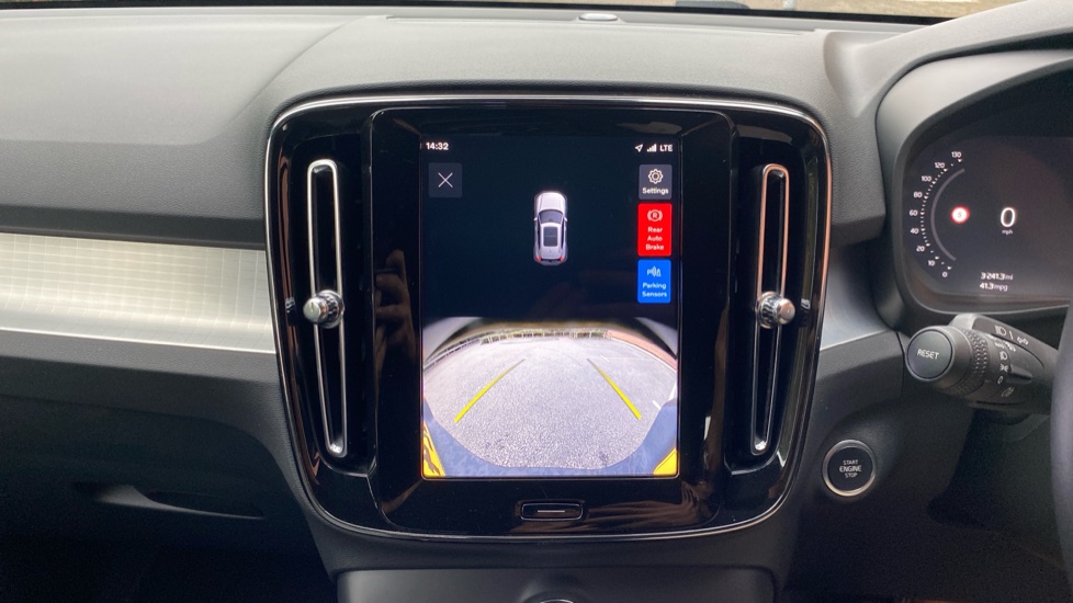 Volvo XC40 2.0 B3P Core 5dr Auto Petrol Estate - Image 27